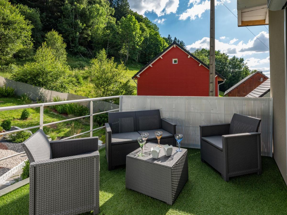 Stunning 4-Bed House In La Bourboule Villa Luaran gambar